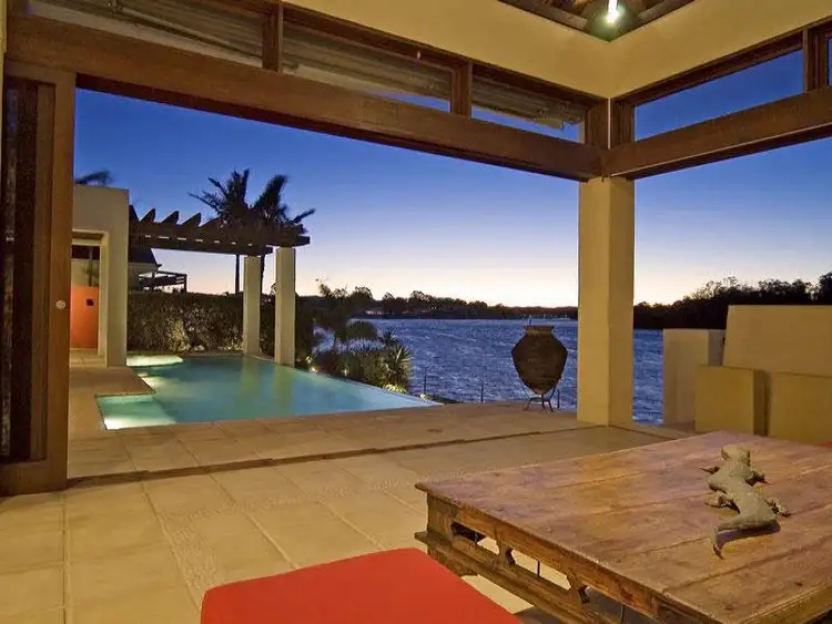 7358 Marine Drive E, Hope Island QLD