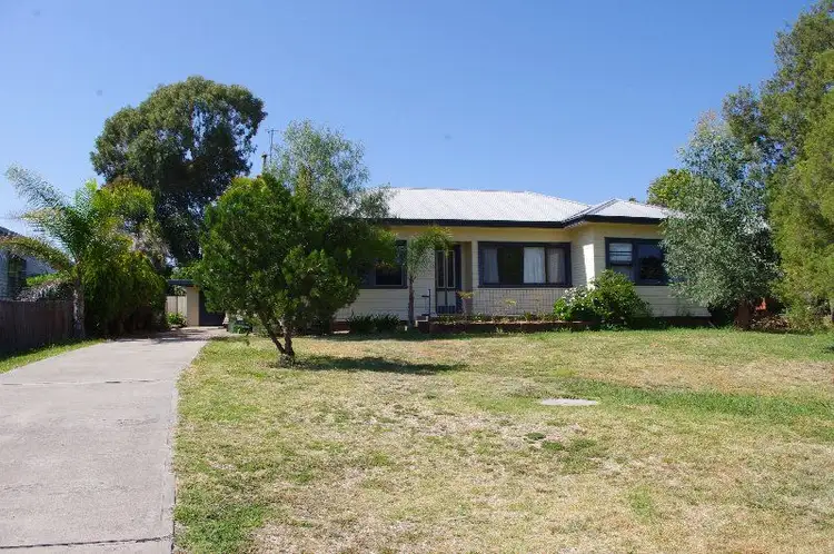 9 East Street, Inverell NSW 2360