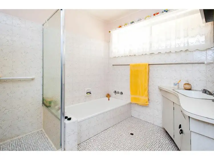 Sixth view of Homely house listing, 1 Miandetta St, Mansfield QLD