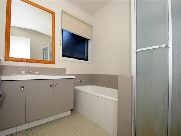 Sixth view of Homely house listing, 7 Richmond Ave, Carrum Downs VIC