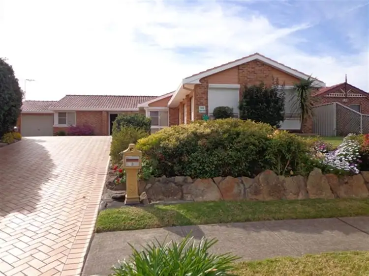 3 Morgan Cl, Prairiewood NSW