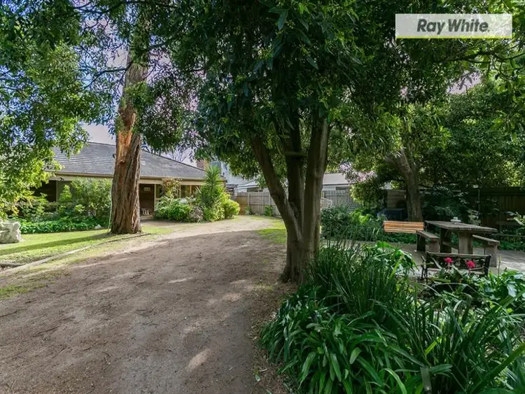 54 Armstrong Rd, McCrae VIC