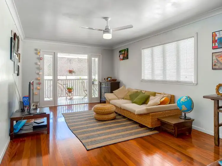 44 McIlwraith Ave, Norman Park QLD