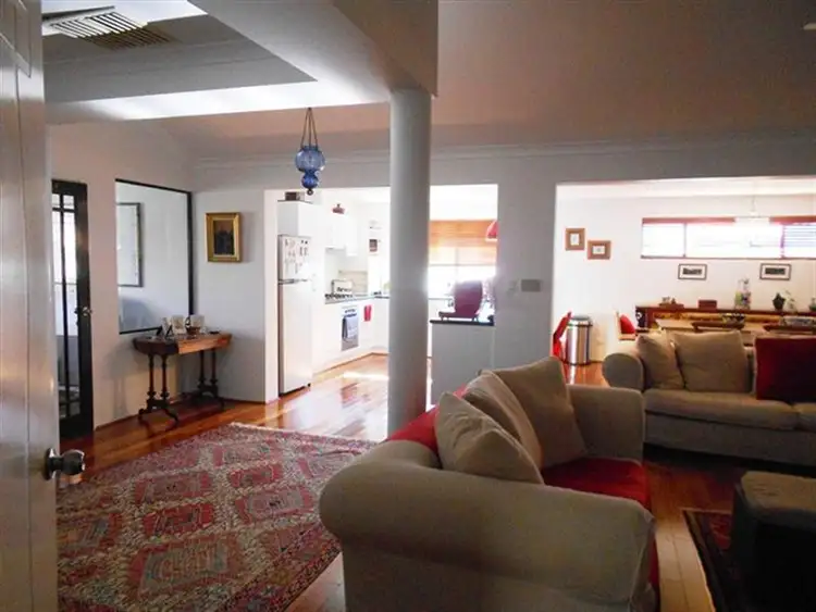 Fourth view of Homely house listing, 8 Bellana Pl, Quinns Rocks WA