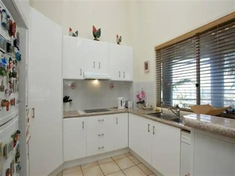 Fourth view of Homely unit listing, 2/186 Prince Edward Pde, Scarborough QLD