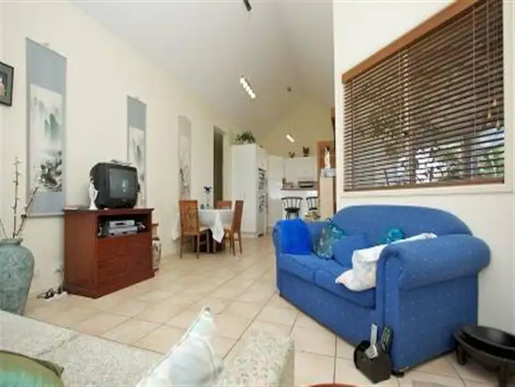 Sixth view of Homely unit listing, 2/186 Prince Edward Pde, Scarborough QLD