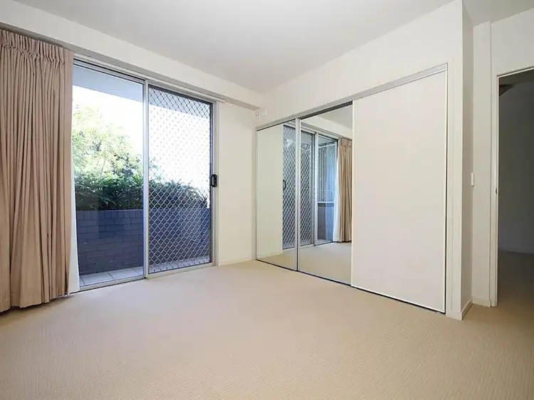 Fourth view of Homely apartment listing, 2/10 Vernon Tce, Newstead QLD