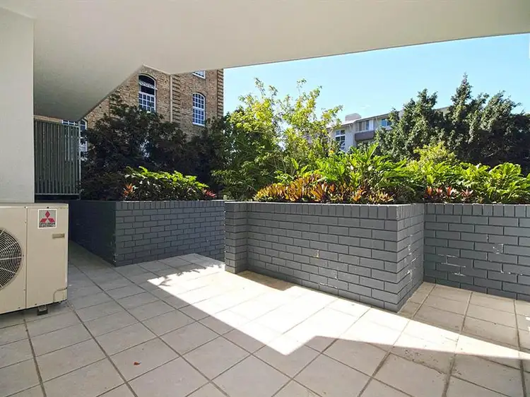 Sixth view of Homely apartment listing, 2/10 Vernon Tce, Newstead QLD