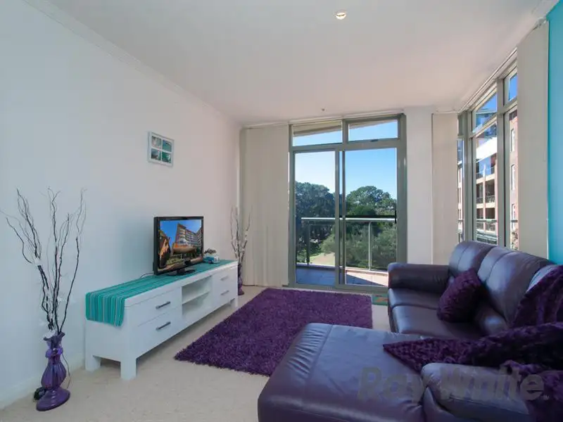 Main view of Homely unit listing, Unit 302/26 Pacific St, Newcastle NSW