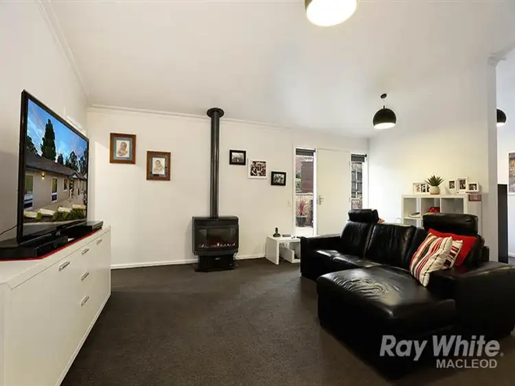 Sixth view of Homely house listing, 8 Havilah Ct, Viewbank VIC