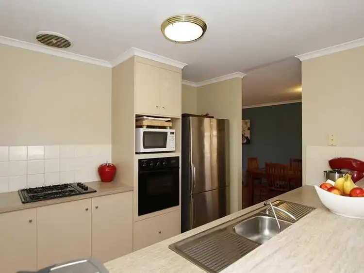 11 Ludgate Ave, Trott Park SA