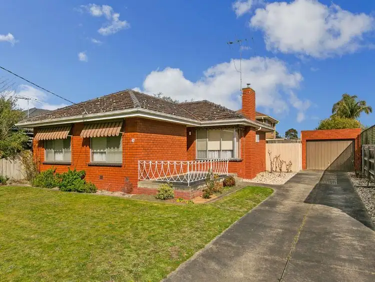 42 Farm Rd, Cheltenham VIC