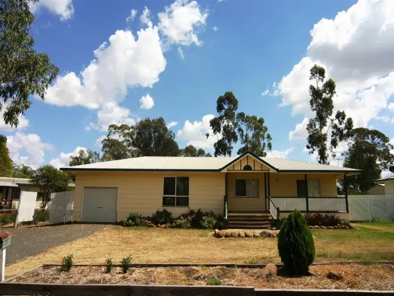 Main view of Homely house listing, 10 Russell St, Dalby QLD