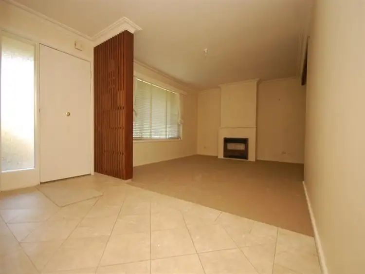 54 Ross Cres, Griffith NSW