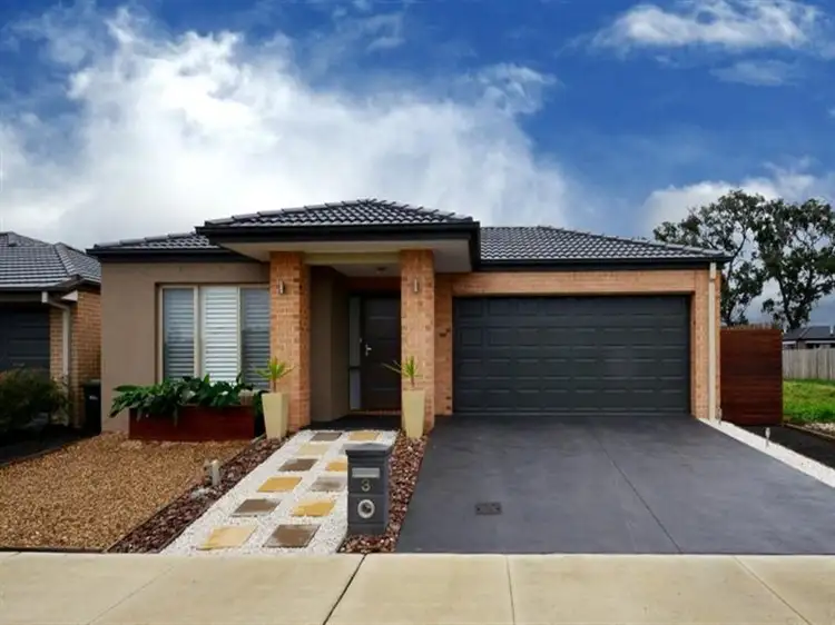3 Pier Ave, Doreen VIC