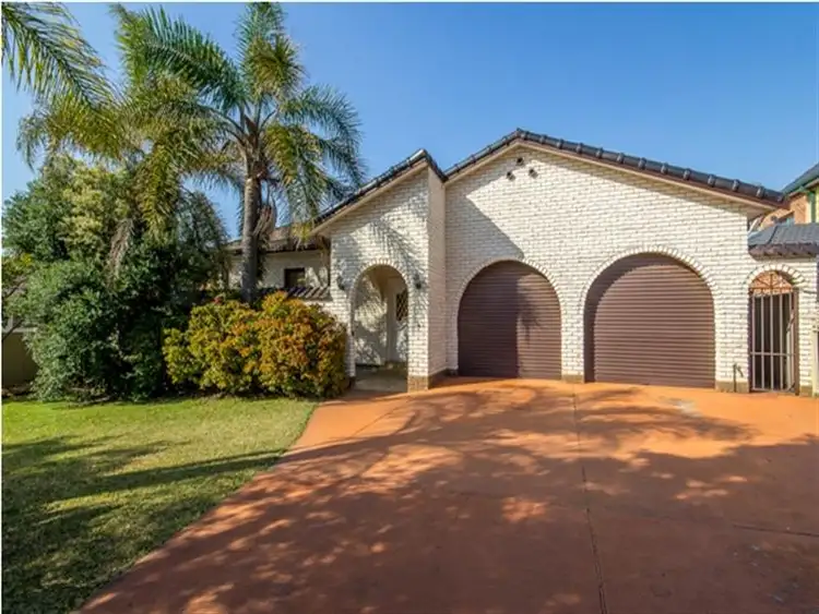 25 Tallowood Cres, Bossley Park NSW