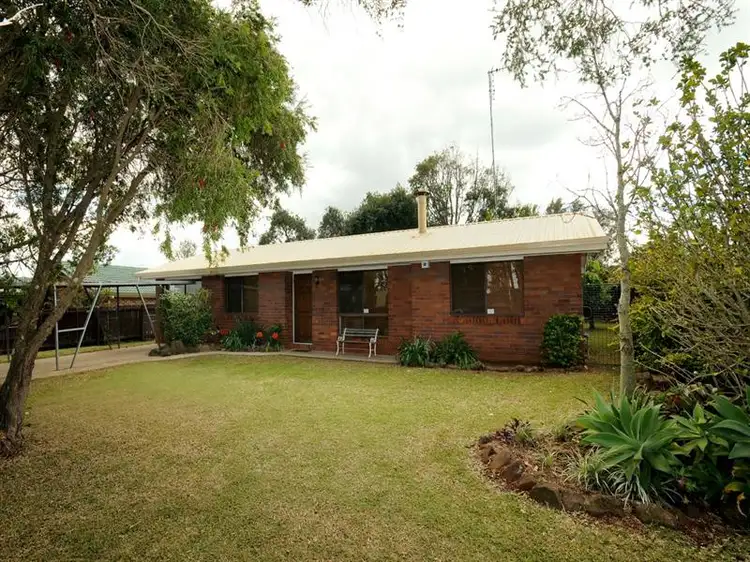 5 Hinkler Cres, Wilsonton QLD