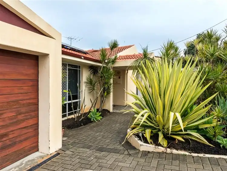 10 Gordon Road W, Dianella WA