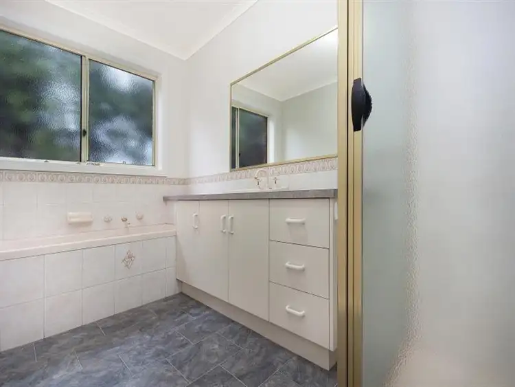 Sixth view of Homely house listing, 18 Silesia Ct, Warrnambool VIC