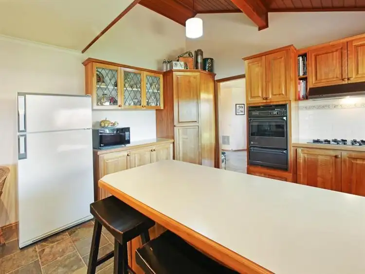 Sixth view of Homely house listing, 5 Swindon Ct, Lara VIC