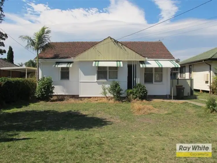 17 Willamson Cres, Warwick Farm NSW