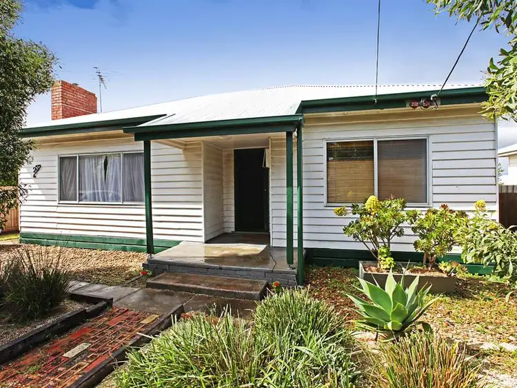 25 Mernda Pde, Belmont VIC