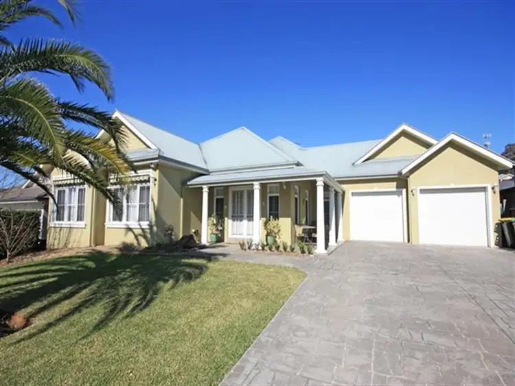 28 Bridgewater Blvde, Camden Park NSW