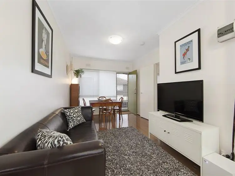 9/11 Maroona Rd, Carnegie VIC