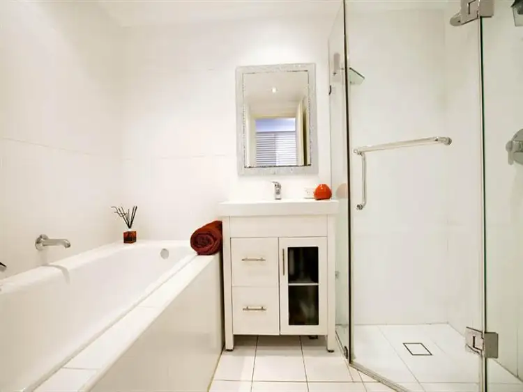 Fifth view of Homely apartment listing, 2/23-29 Bourke St, Woolloomooloo NSW