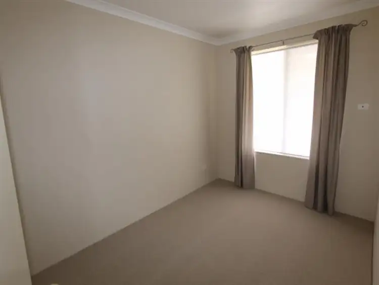 Seventh view of Homely house listing, 32 Mammoth Ct, Ballajura WA