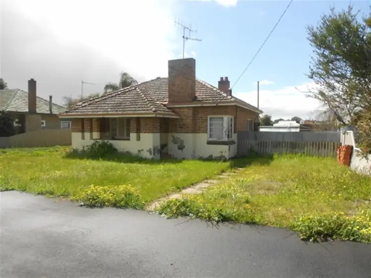 64 Carew St, Katanning WA