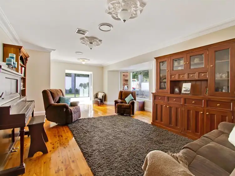 Fifth view of Homely house listing, 105 Warks Hill Rd, Kurrajong Heights NSW