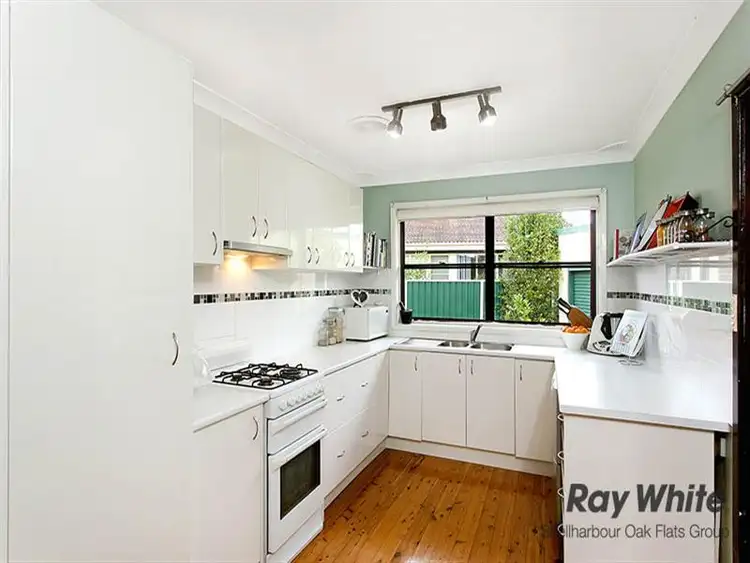 Second view of Homely house listing, 8 Camelot Pl, Oak Flats NSW