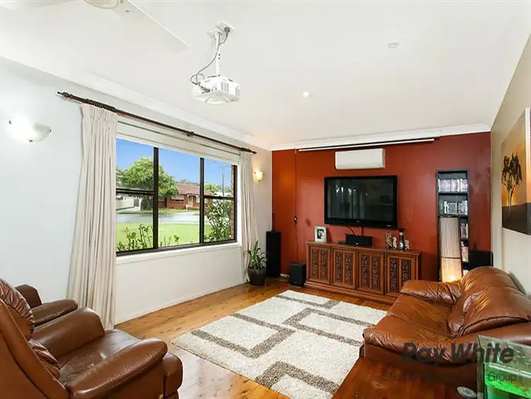 Fourth view of Homely house listing, 8 Camelot Pl, Oak Flats NSW