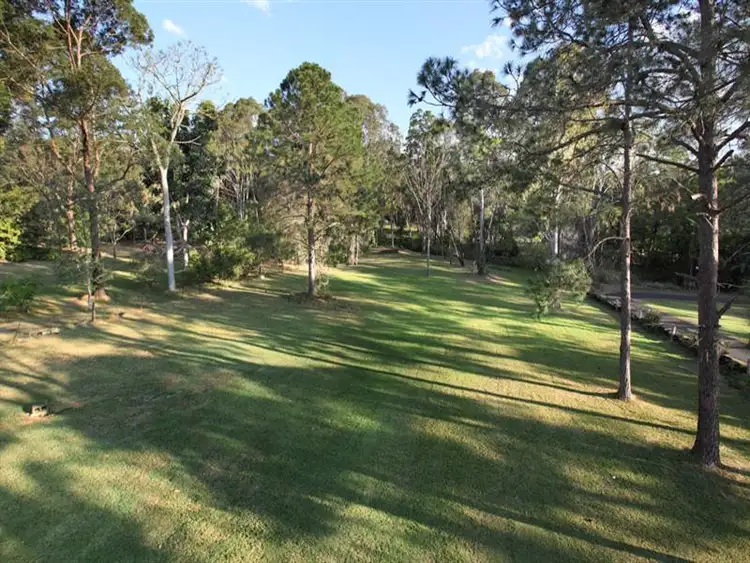 2034 Roghan Rd, Bridgeman Downs QLD