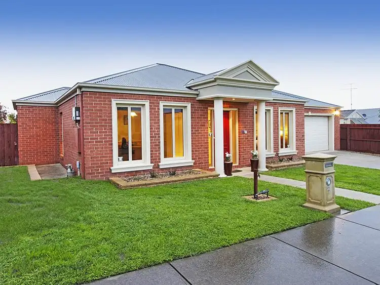 2 McEvoy Cl, Highton VIC