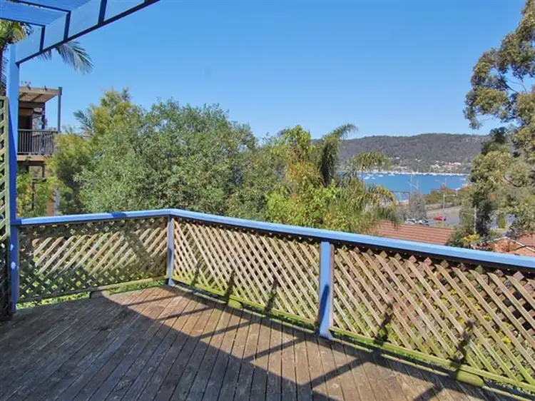 4 Bluefish Cres, Tascott NSW