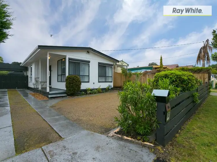 93 Fourth Ave, Rosebud VIC