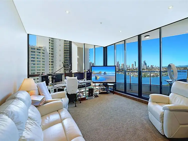 2 Aqua St, Southport QLD