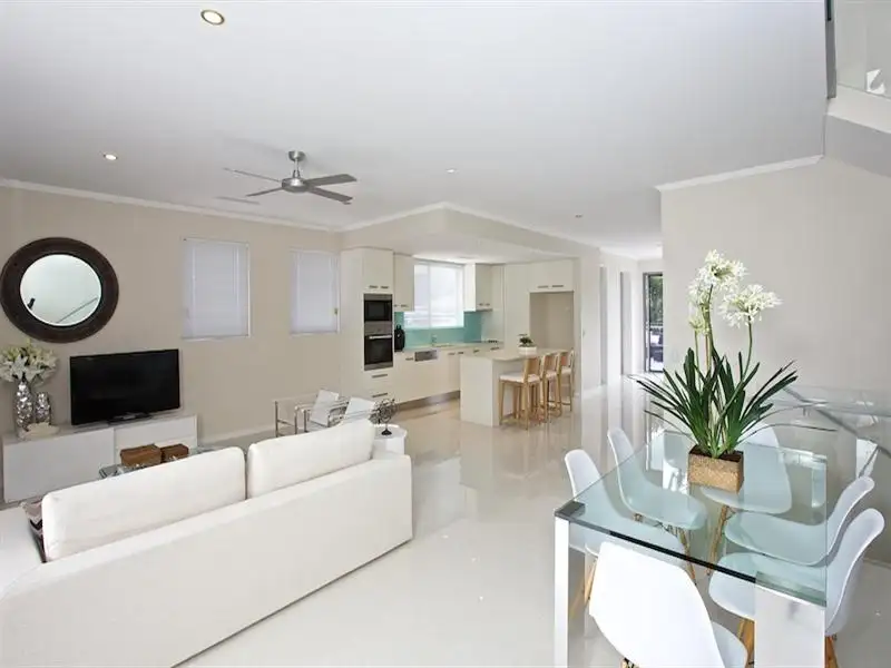 Main view of Homely townhouse listing, 4/114 The Esp, Paradise Point QLD
