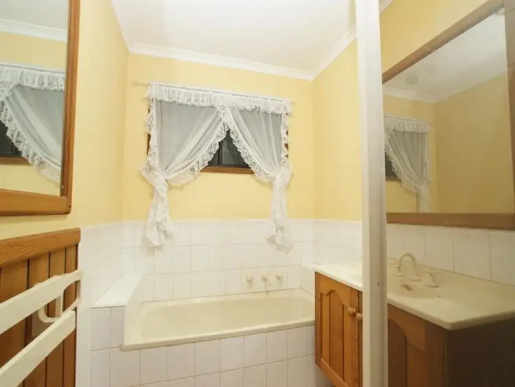 Seventh view of Homely house listing, 19 Annika Pl, Barnawartha VIC