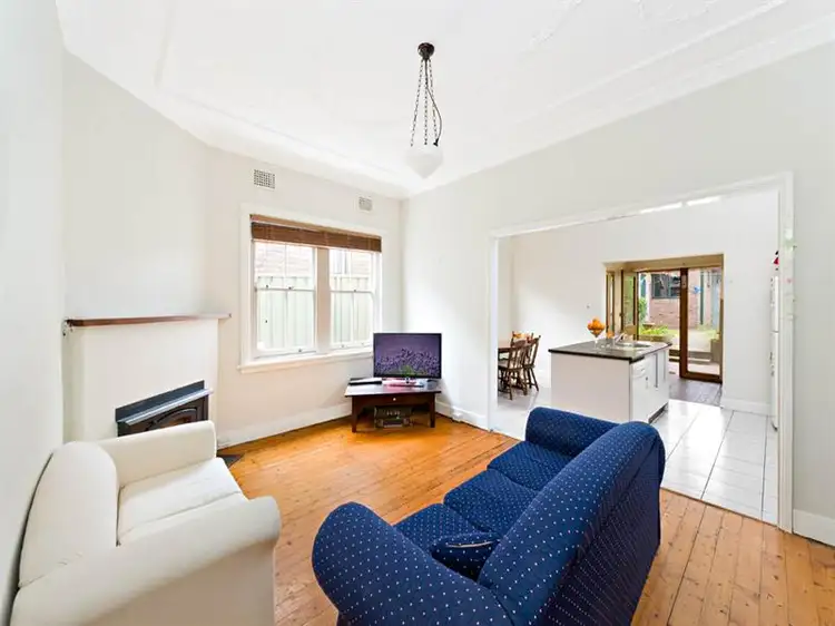 4 Kingston Rd, Camperdown NSW