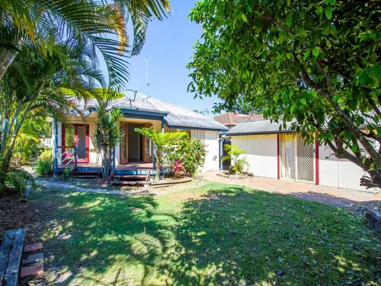 19 Walton St, Southport QLD