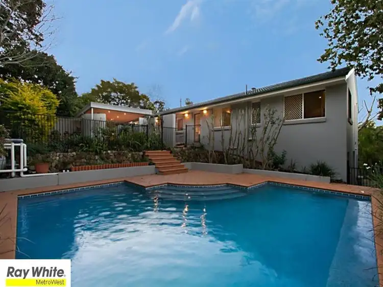 6 Gladesville St, Kenmore QLD