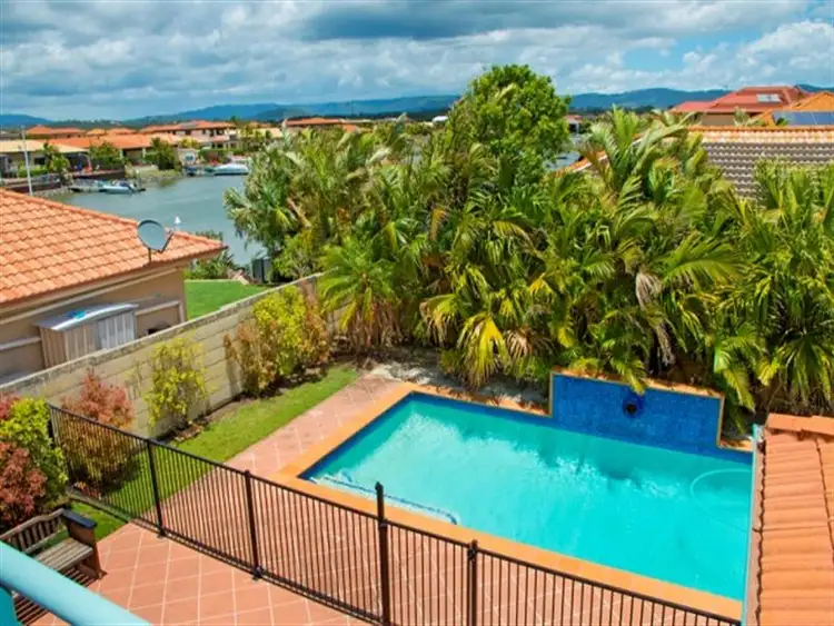 30 John Dalley Dr, Helensvale QLD