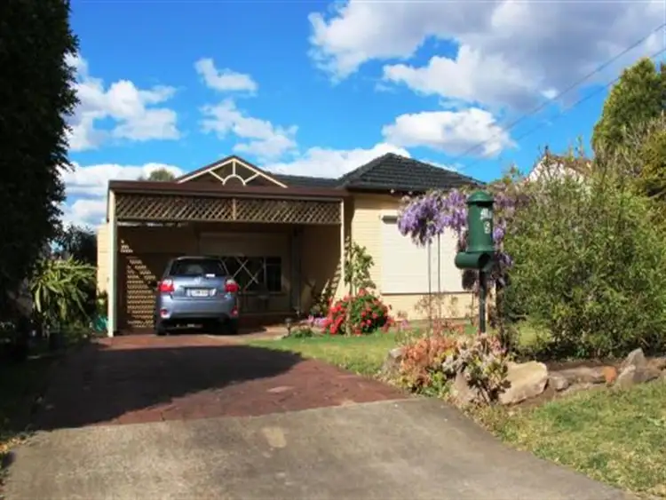 5 Banksia Cres, Fairfield East NSW