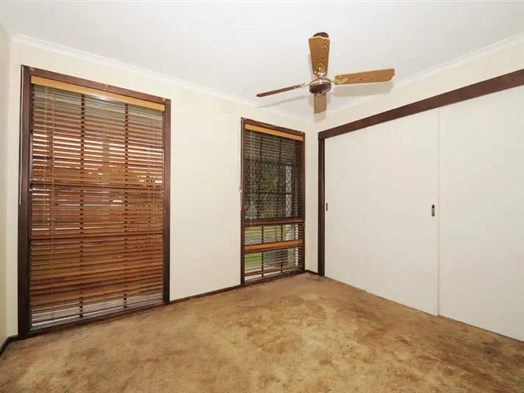 Fifth view of Homely house listing, 5 Odell Pl, Carrum Downs VIC