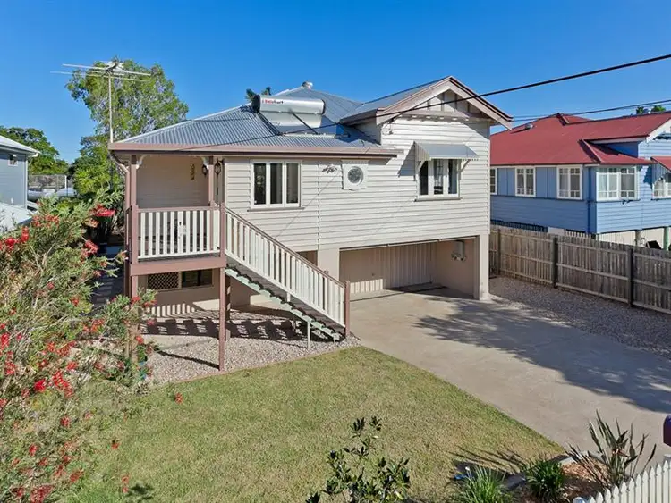 19 Framont Ave, Holland Park QLD