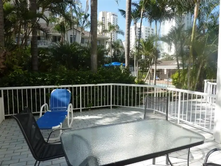 1 Cronin Ave, Main Beach QLD