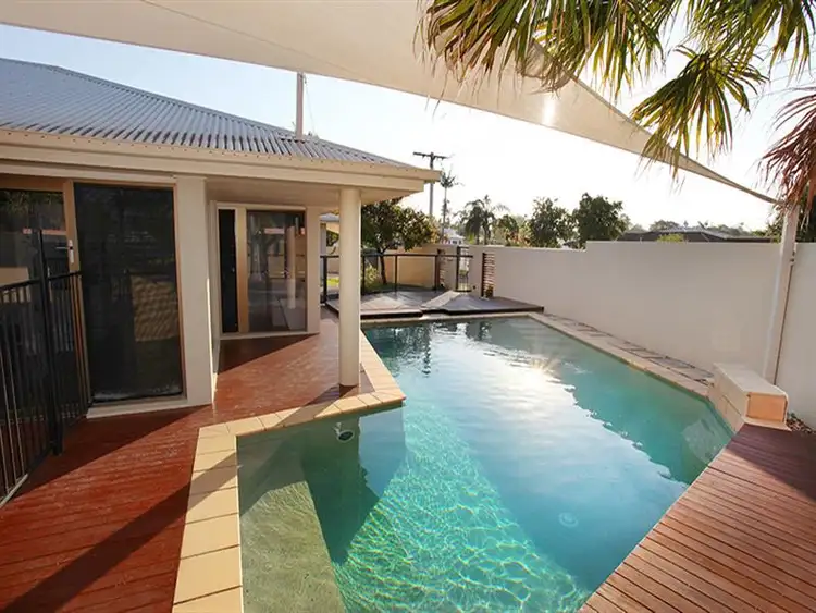 27 Brentwood Ave, Mooloolaba QLD